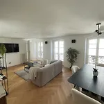 Appartement Neuf à 500m des Champs-Élysées